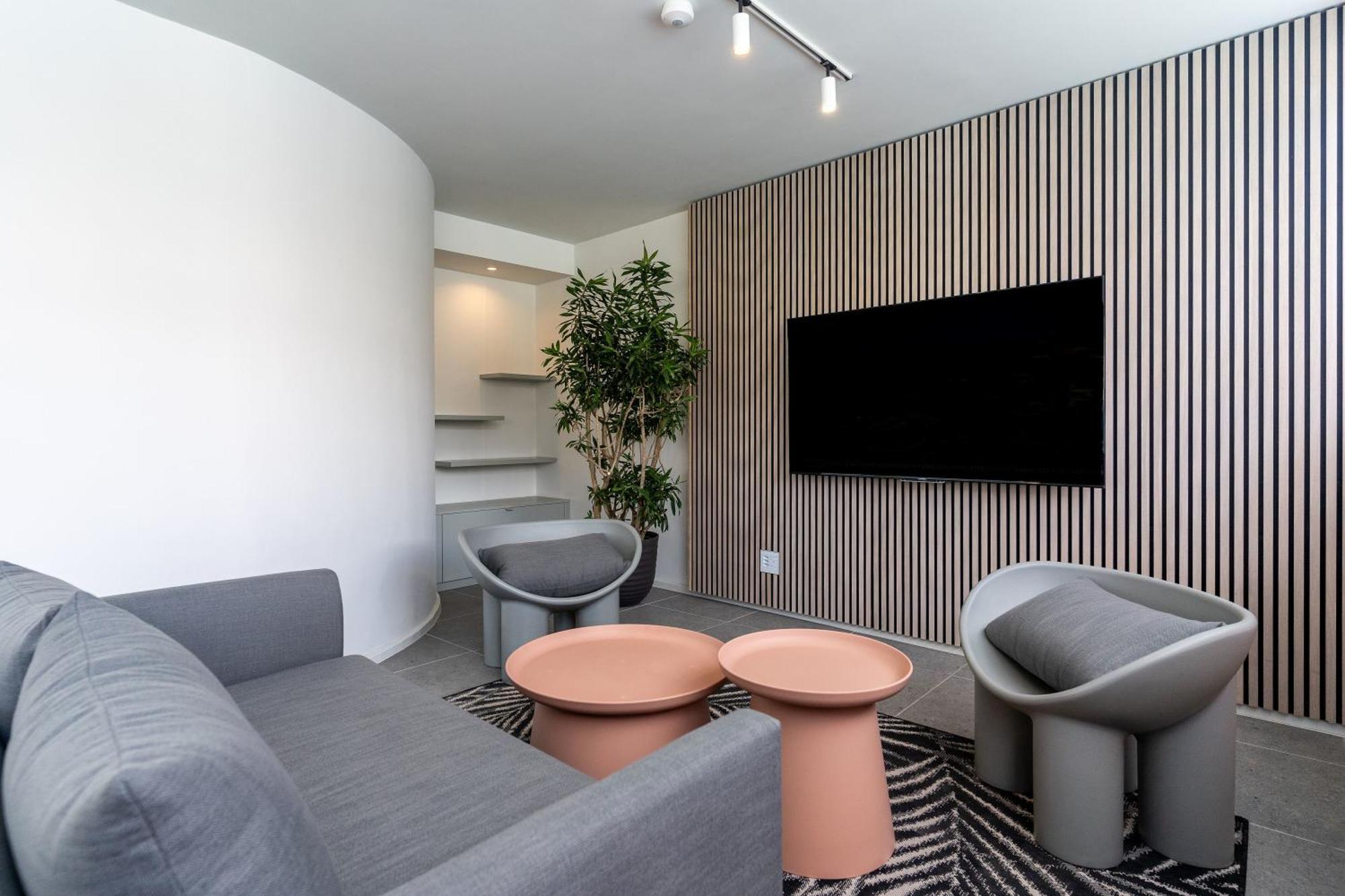 The Rose 610 - Lux With Rooftop Pool Apartment *