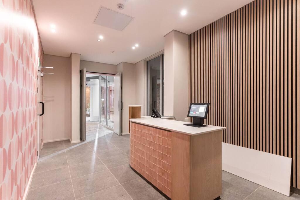 Apartment The Rose 610 - Lux With Rooftop Pool